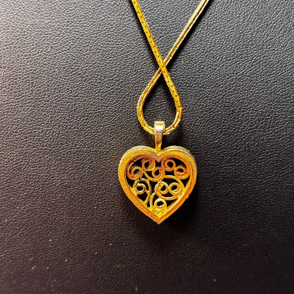 Pendant Necklace Gold Tone Delicate Filigree Heart Pendant - Picture 5 of 8